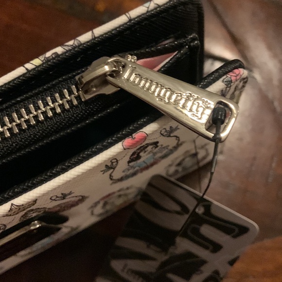 New Disney Loungefly Wallet Princesses 👸🧚🏻‍♀️👑💞 - Picture 3 of 7